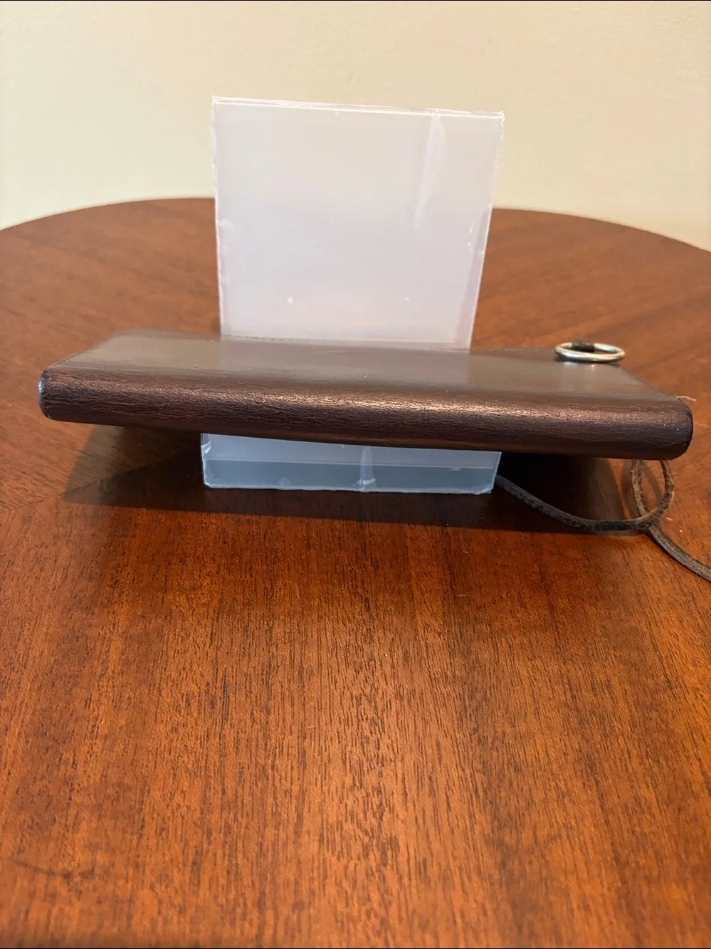 Porter  men’s Brown thick leather wallet  heavy duty holds coins bills Cards/Tie